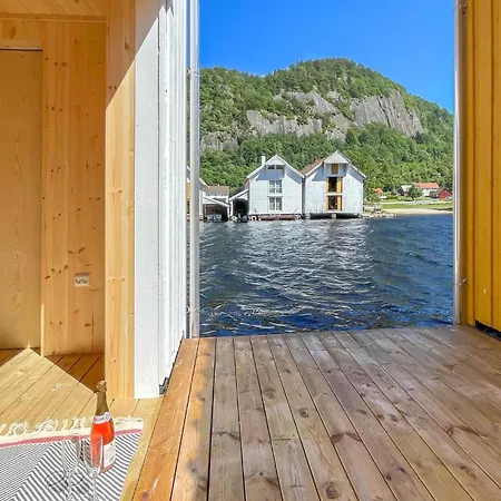 Vakantiehuis Pet Friendly In With Kitchen