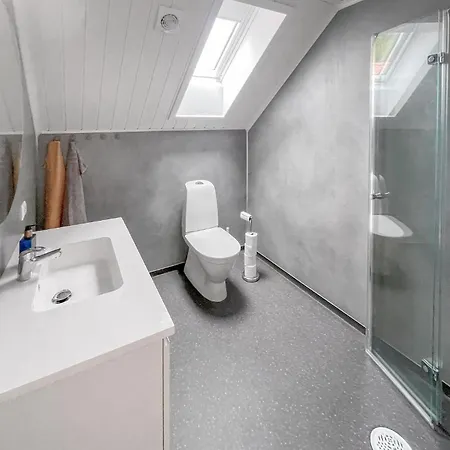 Pet Friendly In With Kitchen Feda