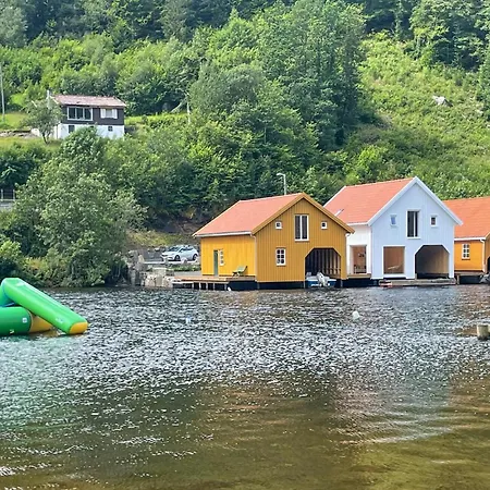 Vakantiehuis Pet Friendly In With Kitchen *