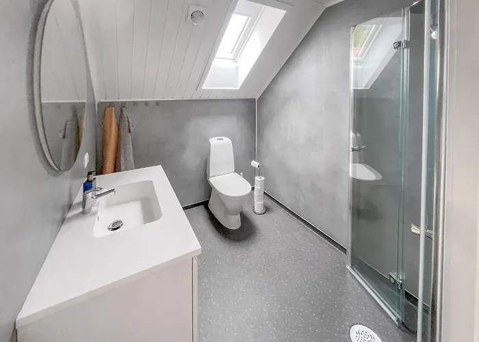 Pet Friendly In With Kitchen Feda