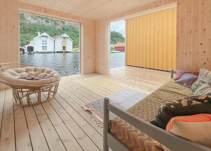 Vakantiehuis Pet Friendly In With Kitchen